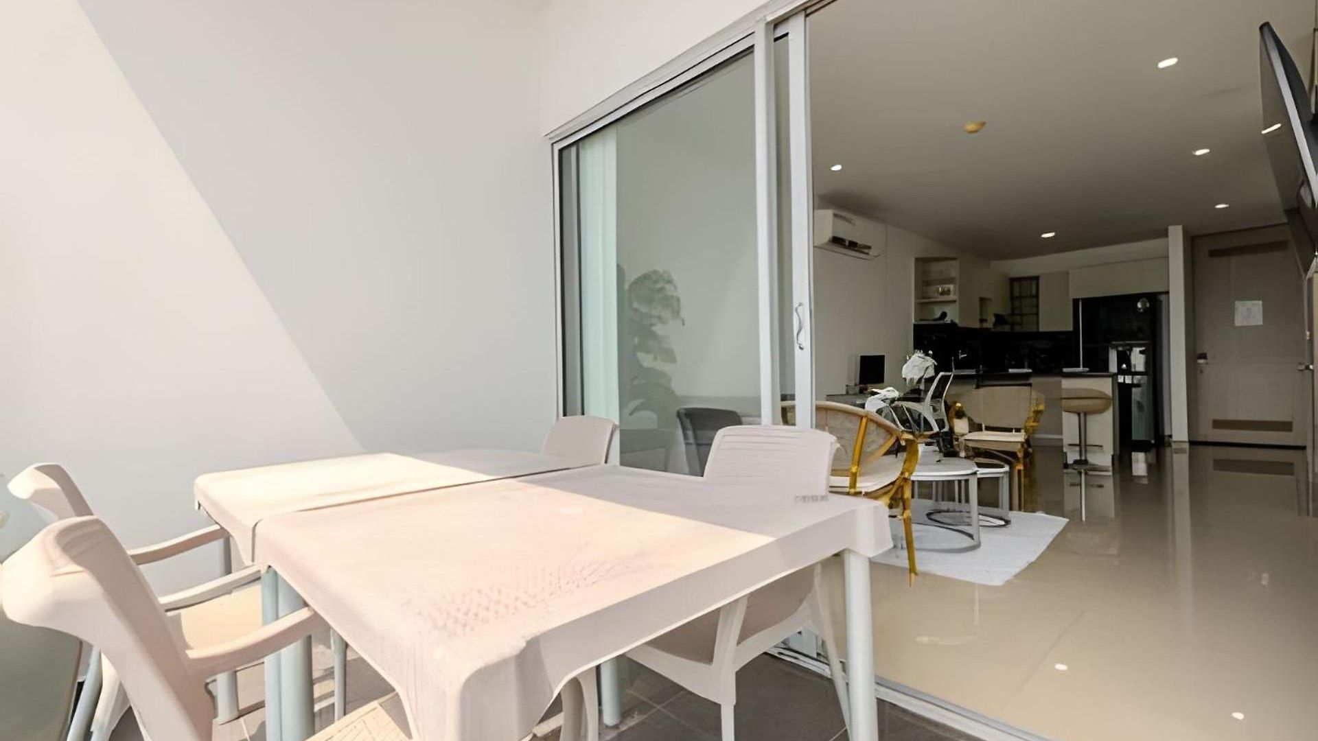 16th Floor Infinitum 1 Bedroom Apartamento