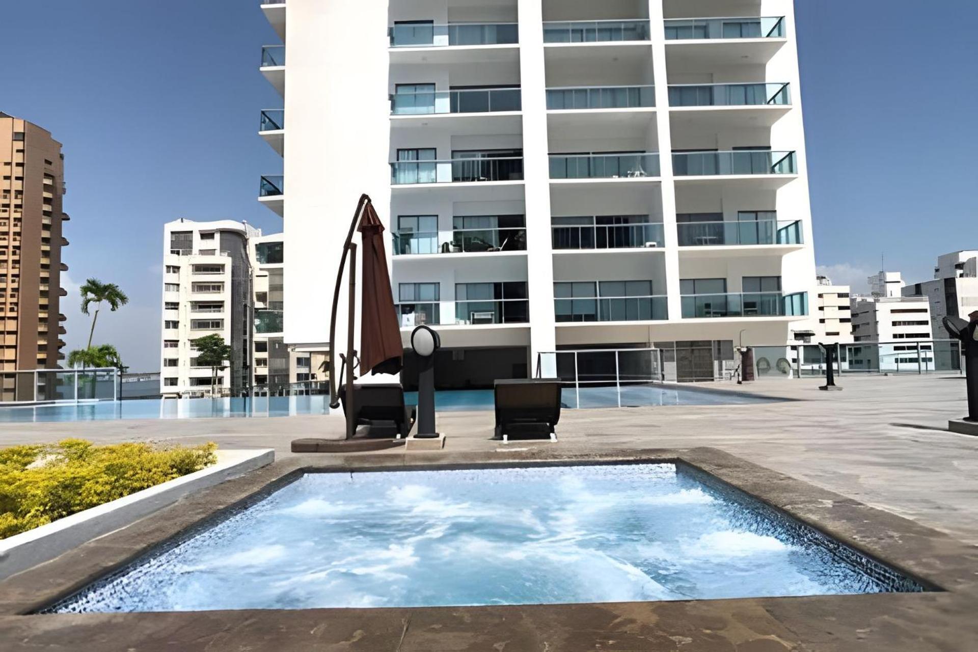 16th Floor Infinitum 1 Bedroom Apartamento