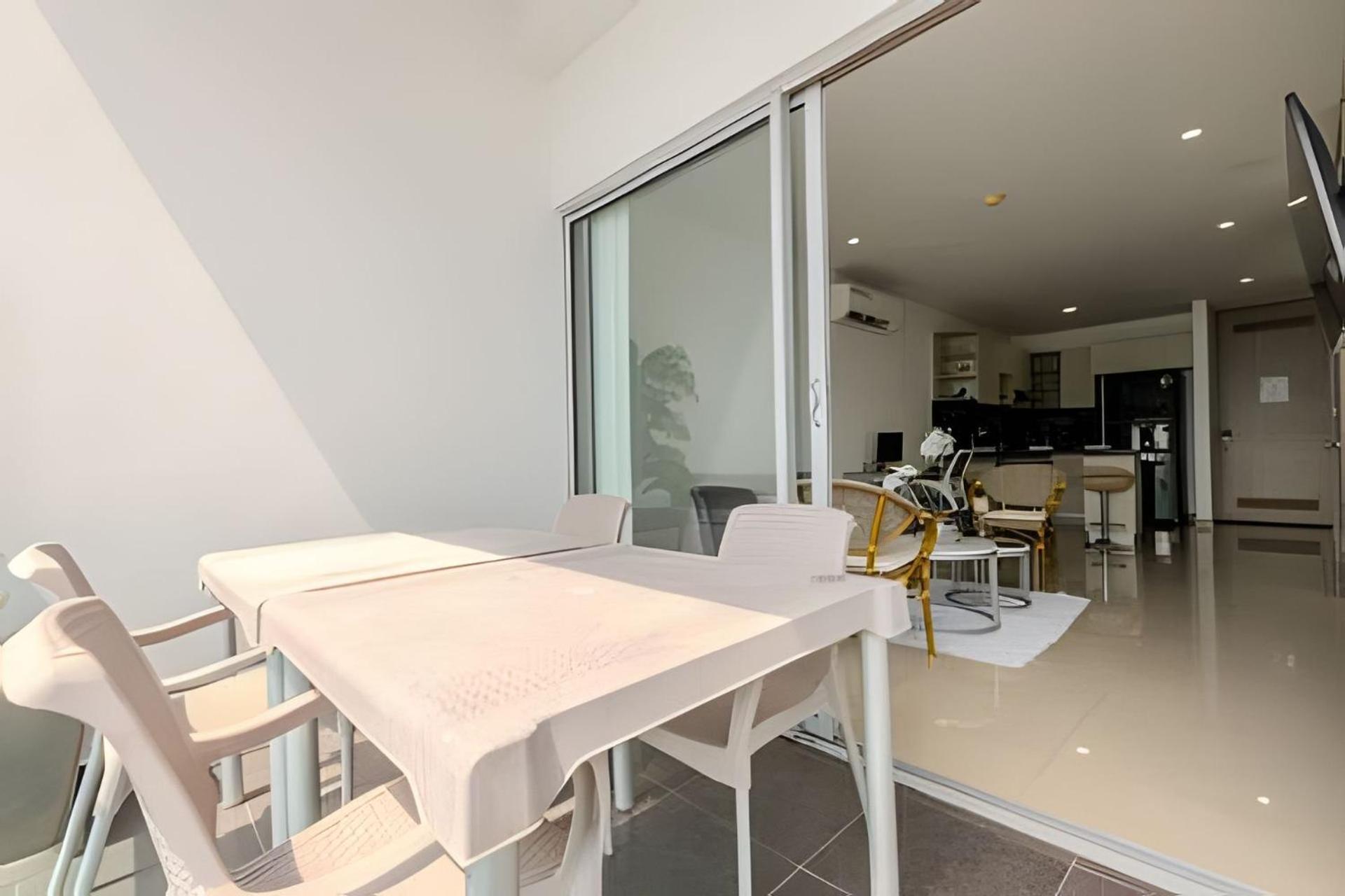 16th Floor Infinitum 1 Bedroom Apartamento